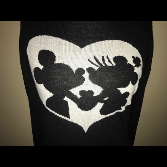 Disney Mickey and Minnie medium sweater top - Picture 2 of 4